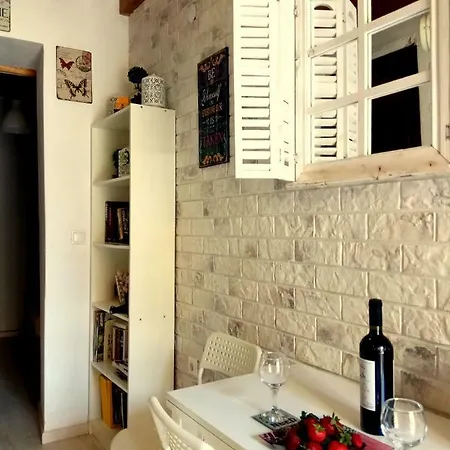 The White House Of Rhodes *