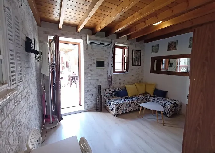 The White House Of Rhodes Rhodes City