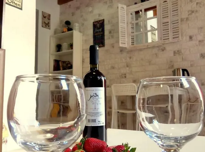 The White House Of Rhodes Apartament *